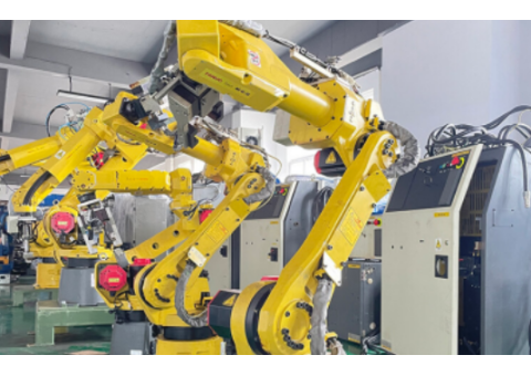 如何提高二手焊接机器人零件制备质量和焊件装配精度，二手焊接机器人可以从以下几方面来提高零件制备质量和焊件装配精度。