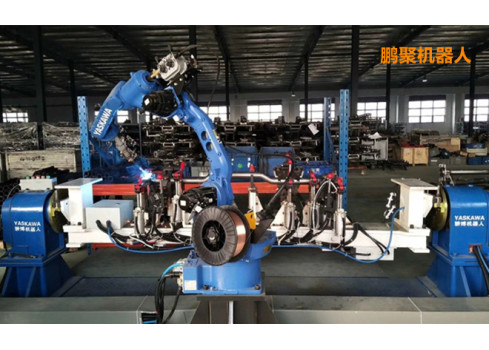 零部件焊接机器人可应用于汽车及其零部件制造、摩托车、工程机械等行业,可以根据不同的汽车配件选用合适的焊接工艺,以满足不同工件的焊接工作,并保证焊接质量。 
