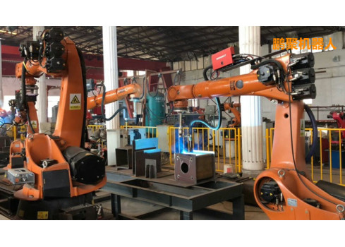 库卡焊接机器人、臂展范围覆盖面广、焊接面积大，有利于高效生产制造场景