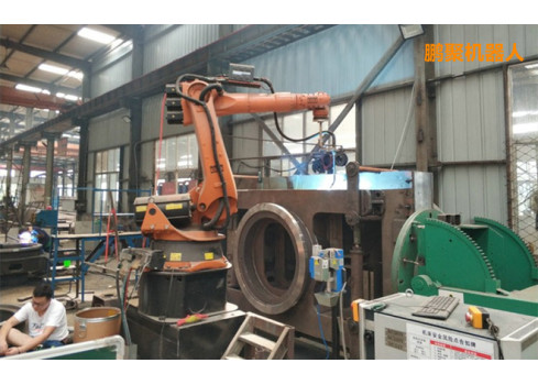 焊接机器人在工程机械领域的扩展及广泛应用，大大提高了整体生产效率，改善了焊接工人的工作条件，提高了焊接生产柔性化水平及焊接质量