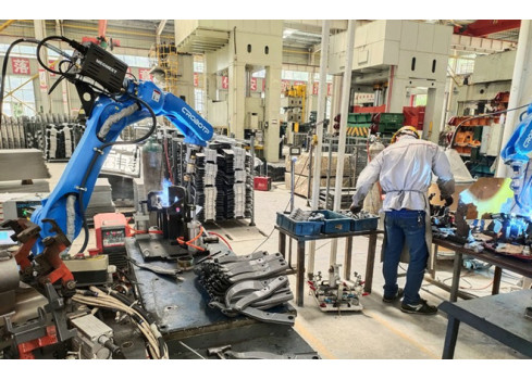 卡诺普机器人焊接配件案例